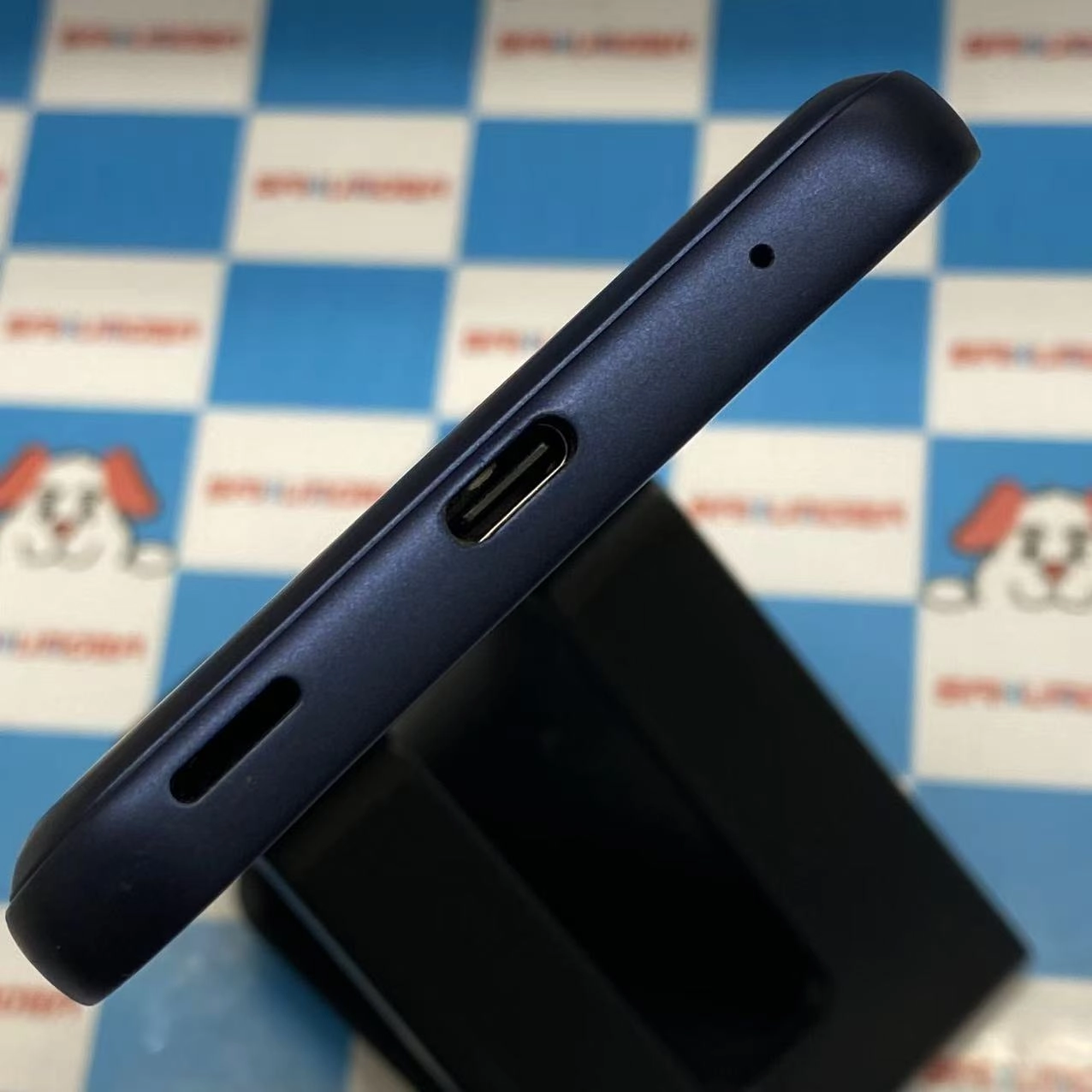 arrows We 64GB ネイビー F-51B docomo版SIMフリー訳あり品