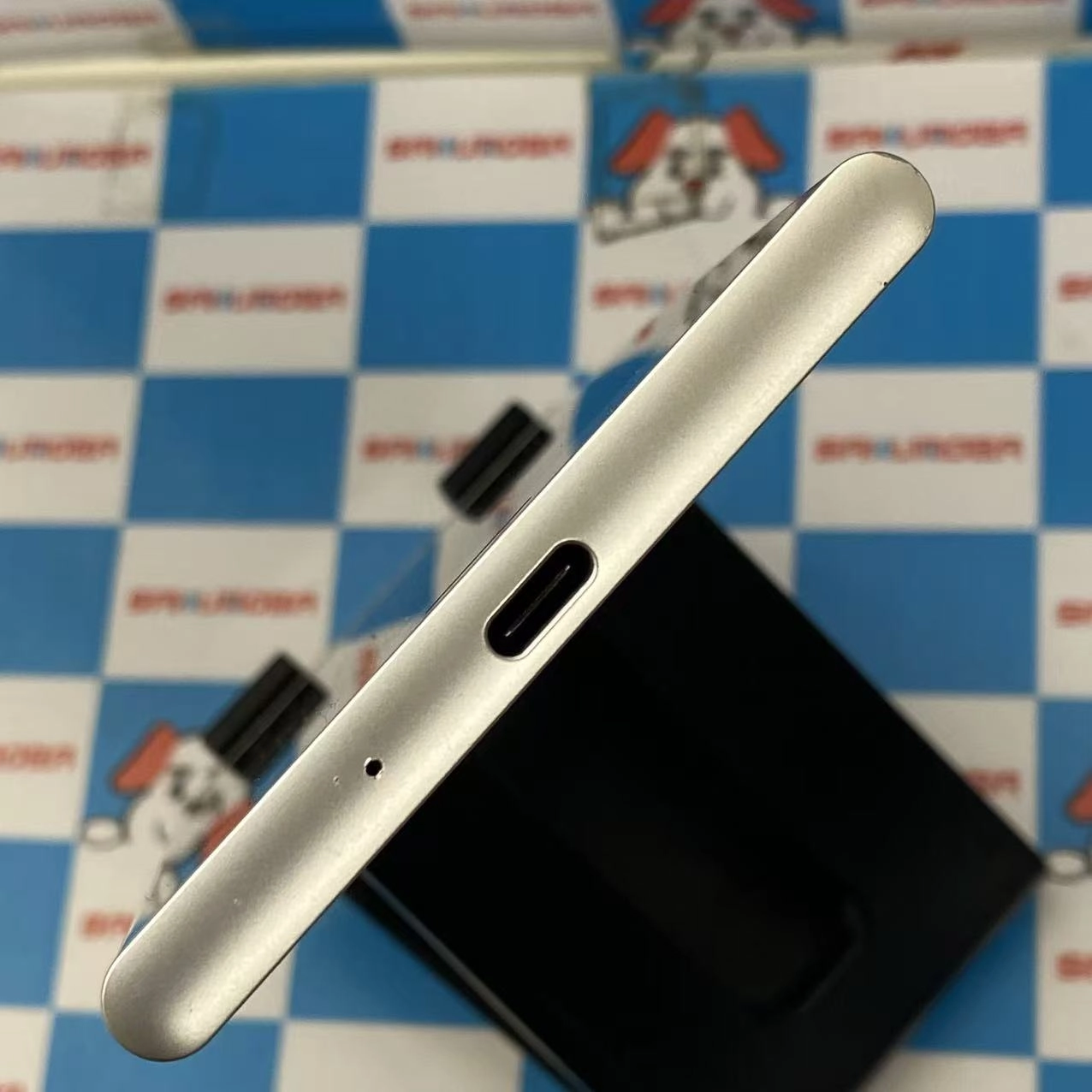 Xperia XZ1 64GB ウォームシルバー SO-01K docomo版SIMフリー訳あり品