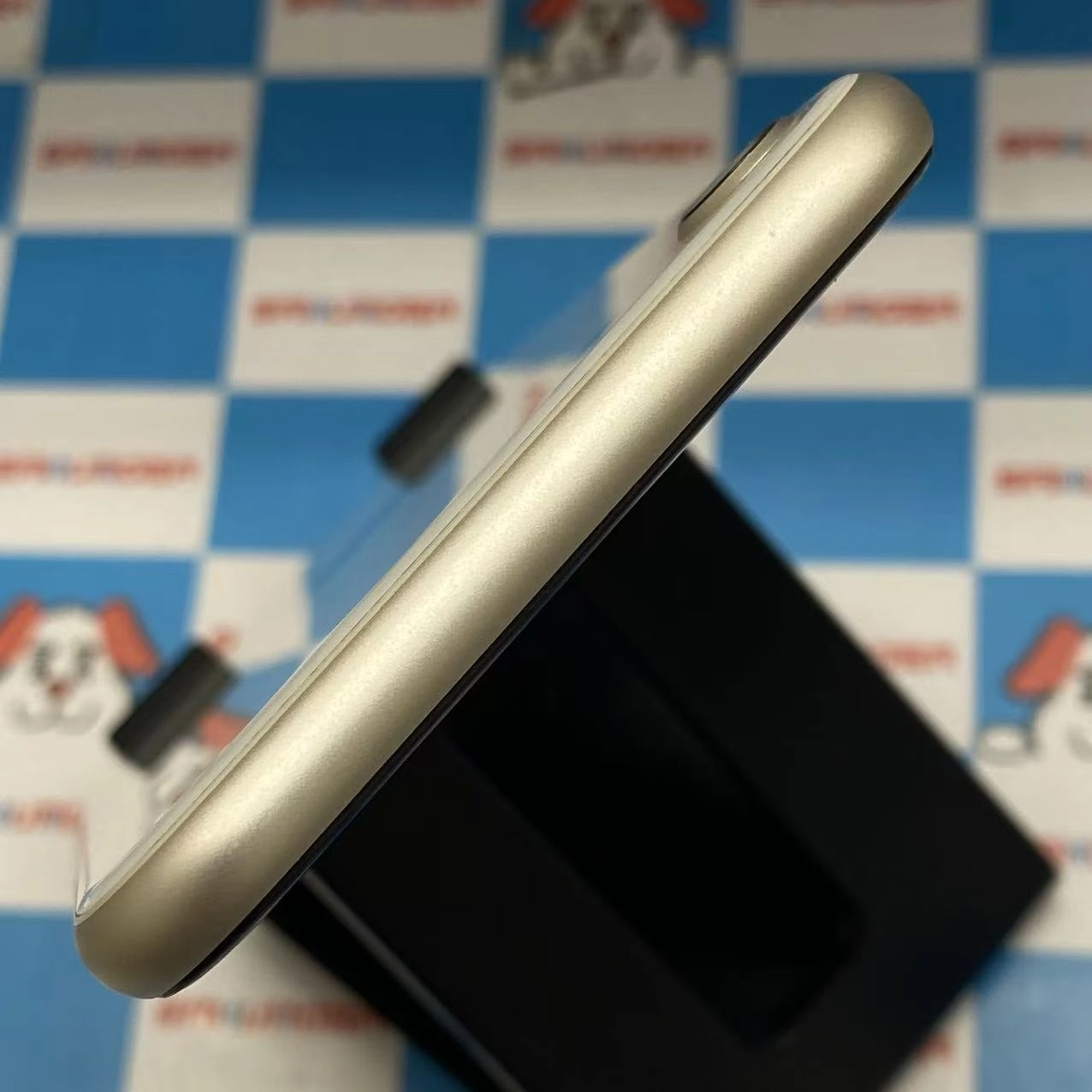 iPhoneSE 第3世代 128GB スターライト MMYG3J/A SIMフリー極美品