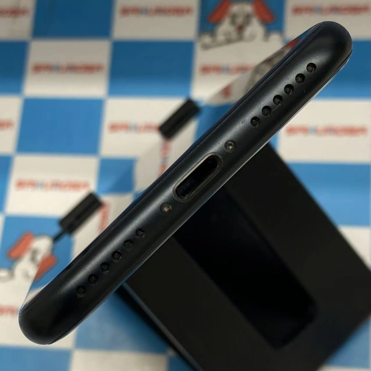 iPhoneSE 第3世代 64GB ミッドナイト MMYC3J/A AU版SIMフリー