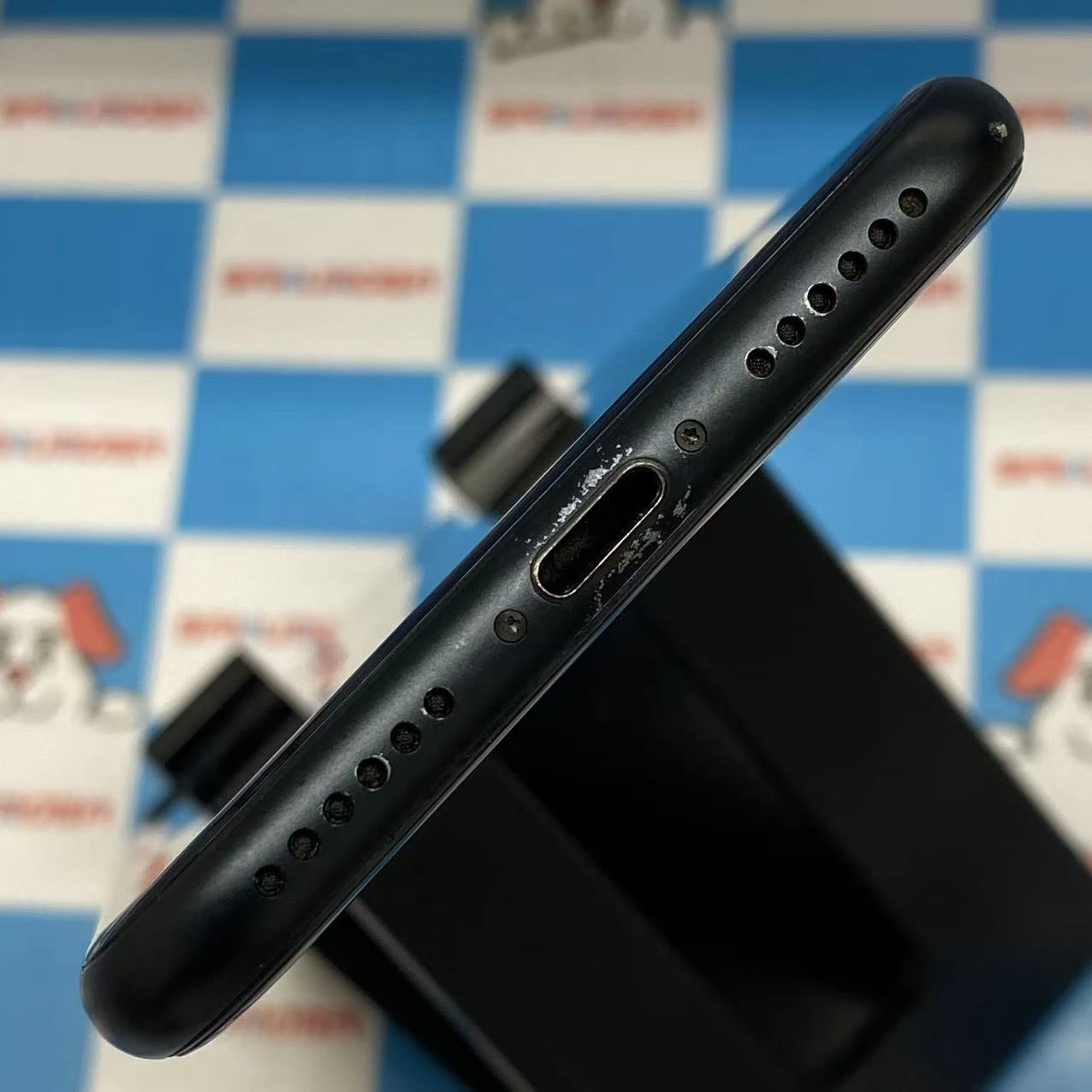 iPhoneSE 第3世代 128GB ミッドナイト MMYF3J/A docomo版SIMフリー