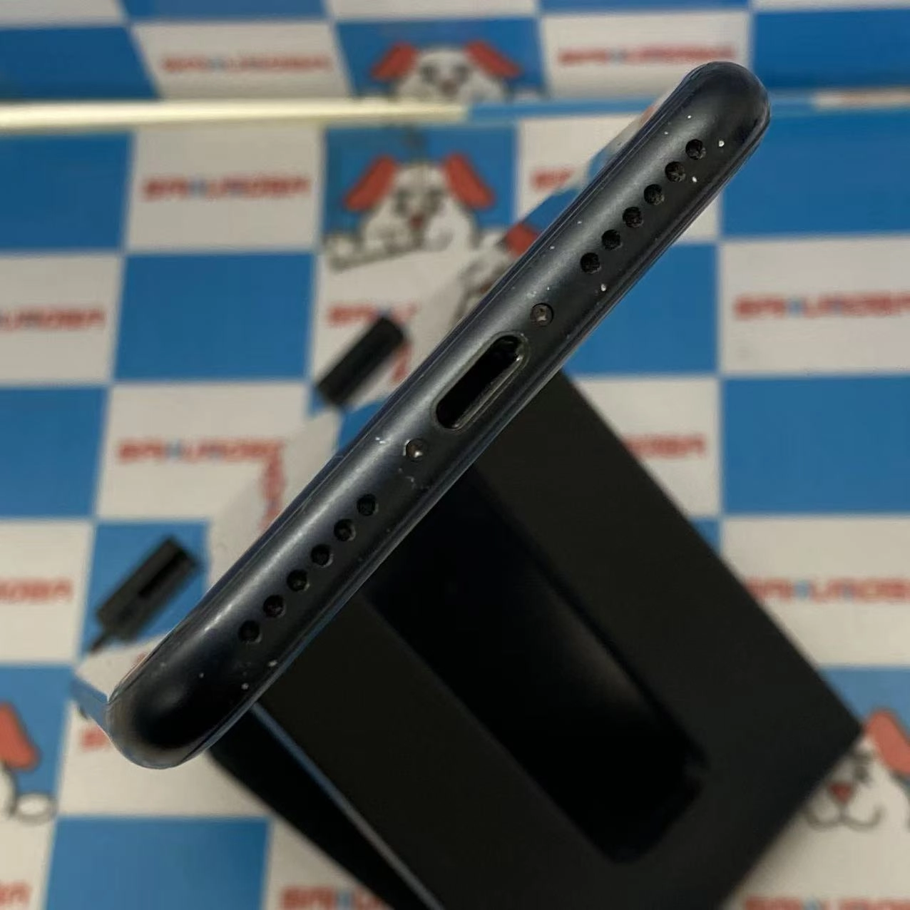 iPhoneSE 第3世代 64GB ミッドナイト MMYC3J/A AU版SIMフリー