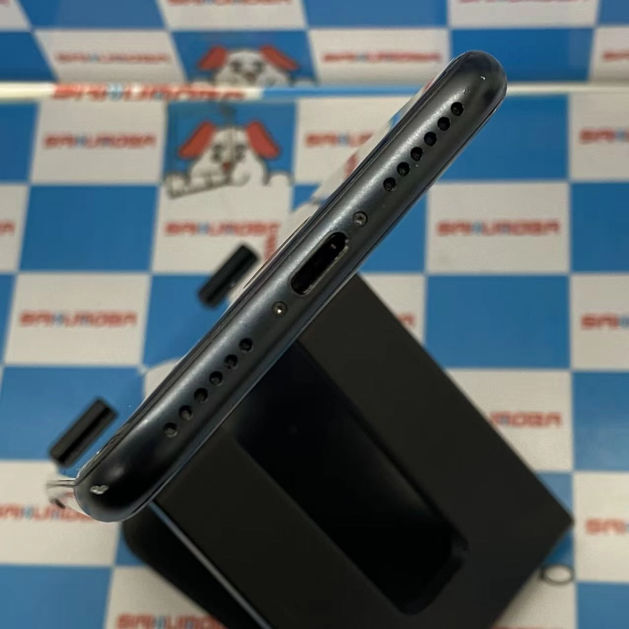 iPhoneSE 第3世代 64GB ミッドナイト MMYC3J/A AU版SIMフリー