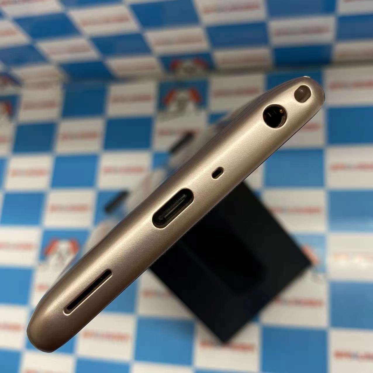 arrows Be4 32GB ゴールド F-41A docomo版SIMフリー