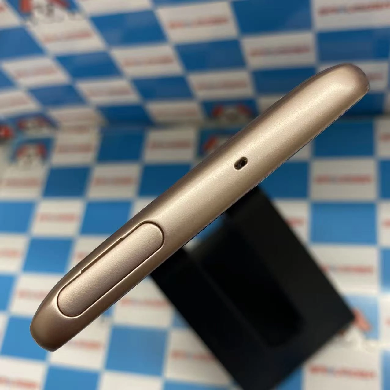 arrows Be4 32GB ゴールド F-41A docomo版SIMフリー