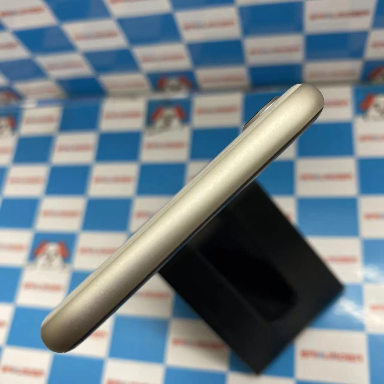 iPhoneSE 第3世代 64GB スターライト MMYD3J/A SoftBank版SIMフリー