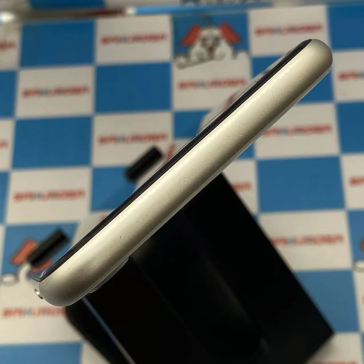 iPhoneSE 第3世代 128GB スターライト MMYG3J/A 楽天モバイル版SIMフリー