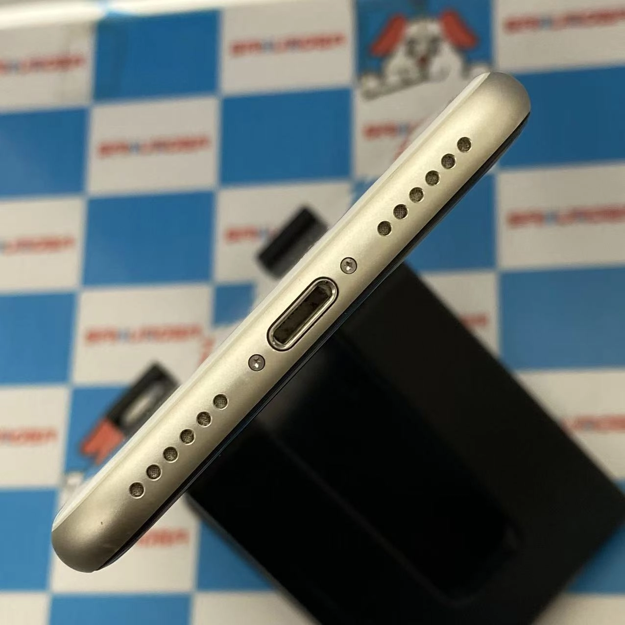 iPhoneSE 第3世代 128GB スターライト MMYG3J/A SoftBank版SIMフリー ジャンク品