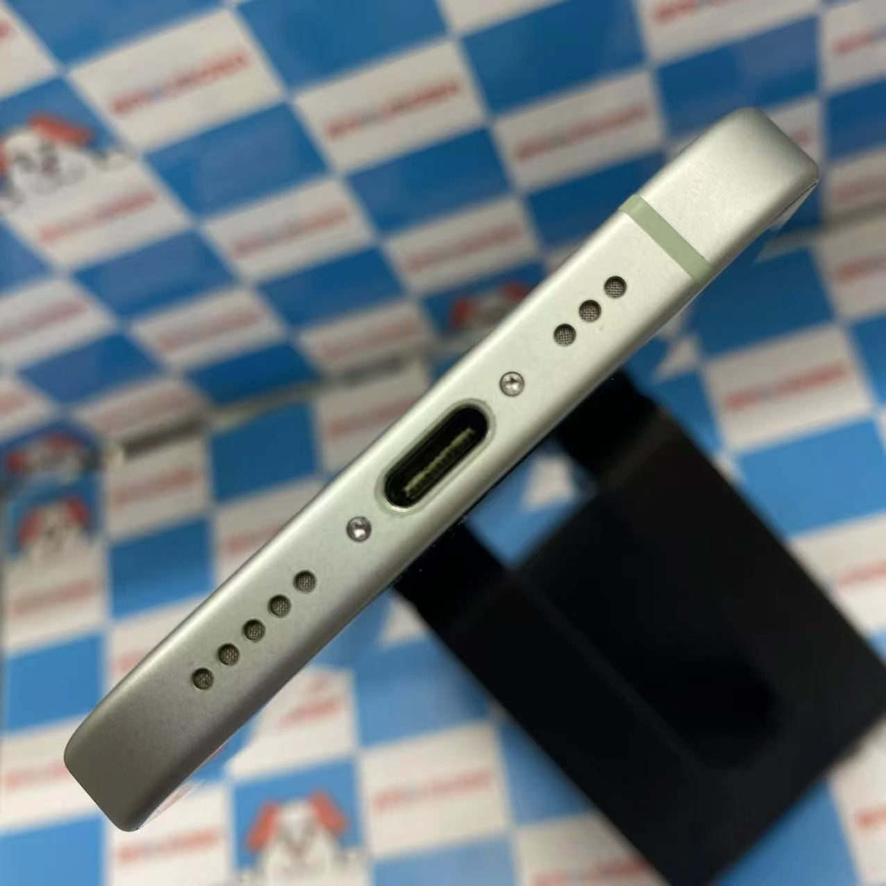 iPhone15 128GB グリーン MTMM3J/A Apple版SIMフリー 極美品