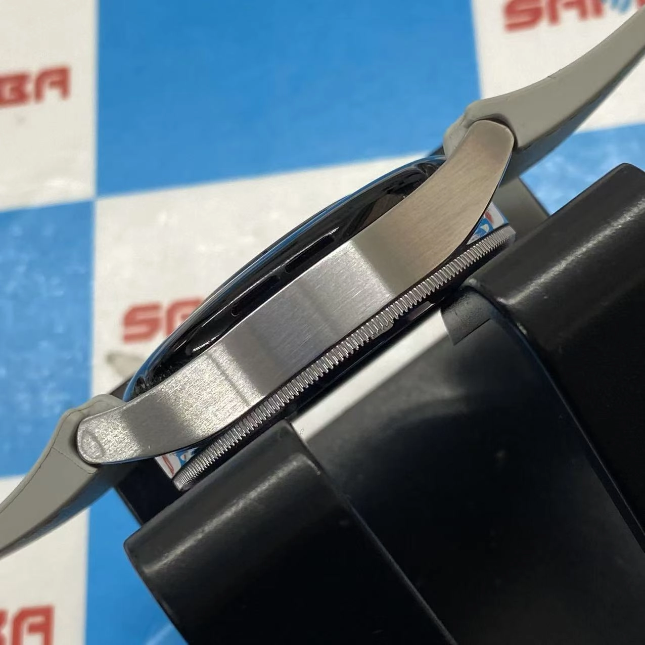 Galaxy Watch 6 Classic 43mm Wi-Fiモデル 2GB/16GB シルバー SM-R950 美品