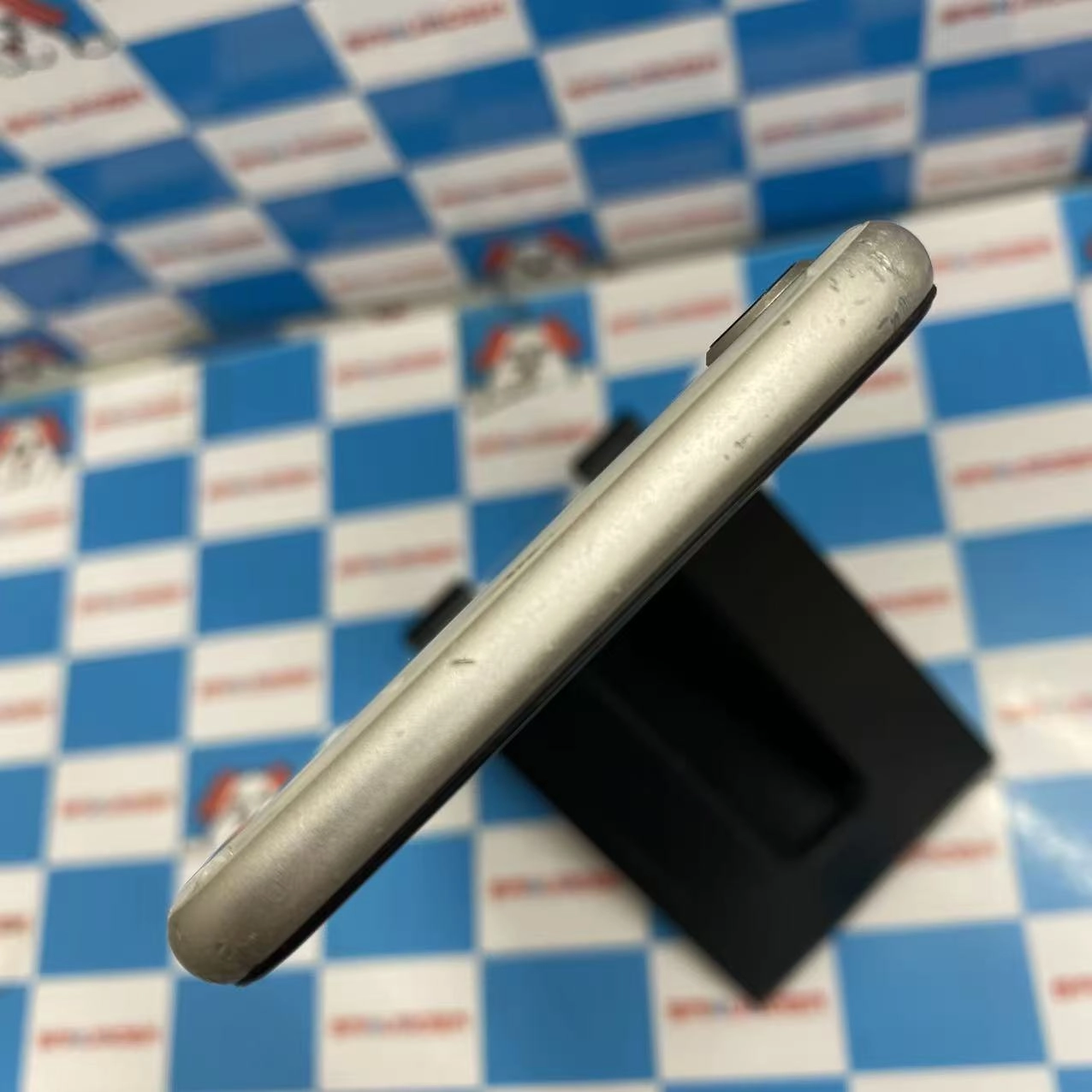 iPhoneSE 第3世代 64GB スターライト MMYD3J/A Apple版SIMフリー ジャンク品