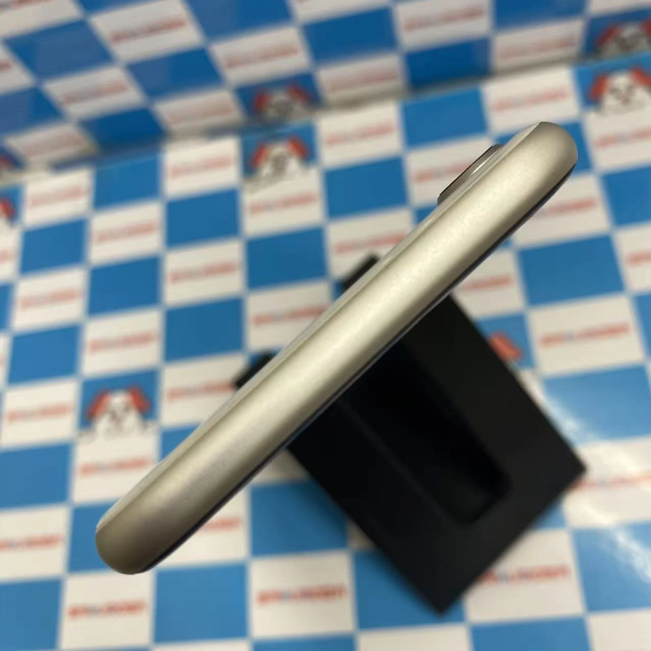 iPhoneSE 第3世代 64GB スターライト MMYD3J/A SoftBank版SIMフリー