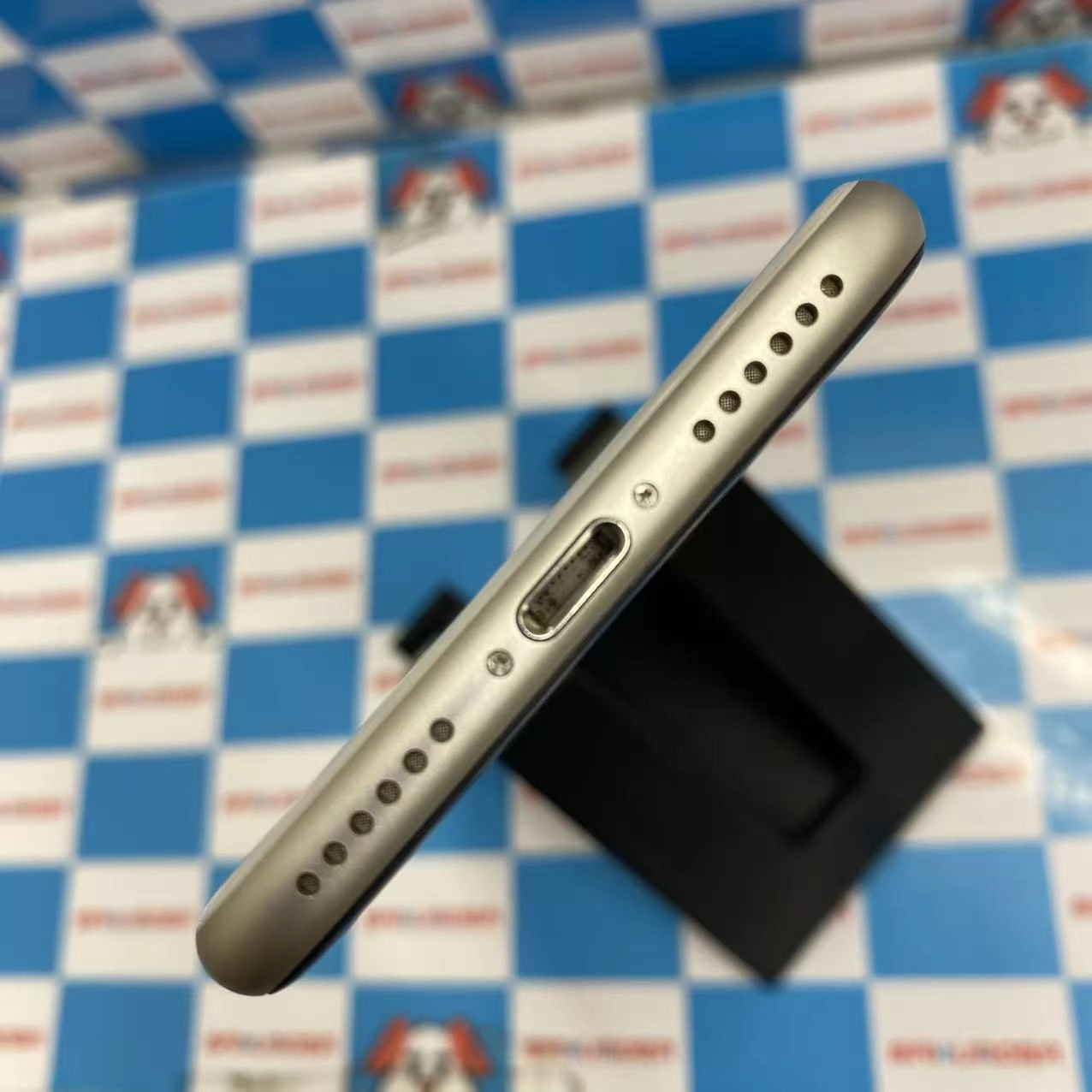 iPhoneSE 第3世代 64GB スターライト MMYD3J/A SoftBank版SIMフリー