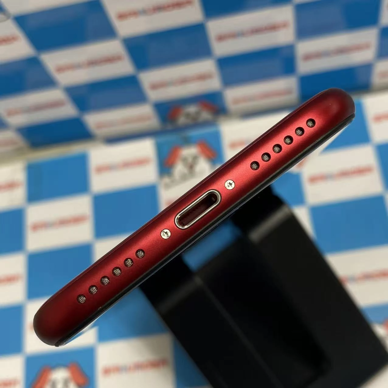 iPhoneSE 第3世代 64GB Product Red MMYE3J/A docomo版SIMフリー 極美品