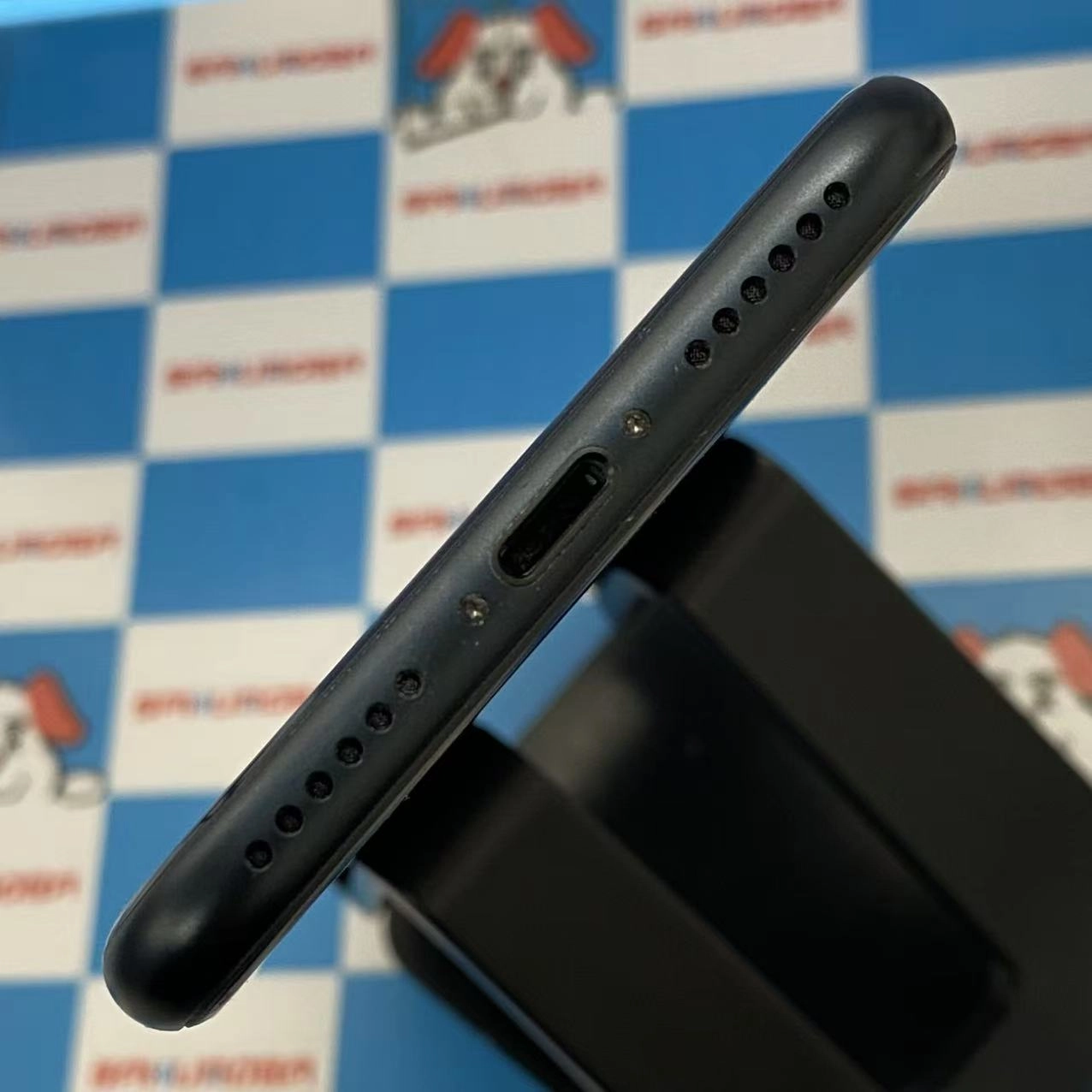 掘り出し物コーナー iPhoneSE 第3世代 64GB MMYC3J/A docomo ジャンク品