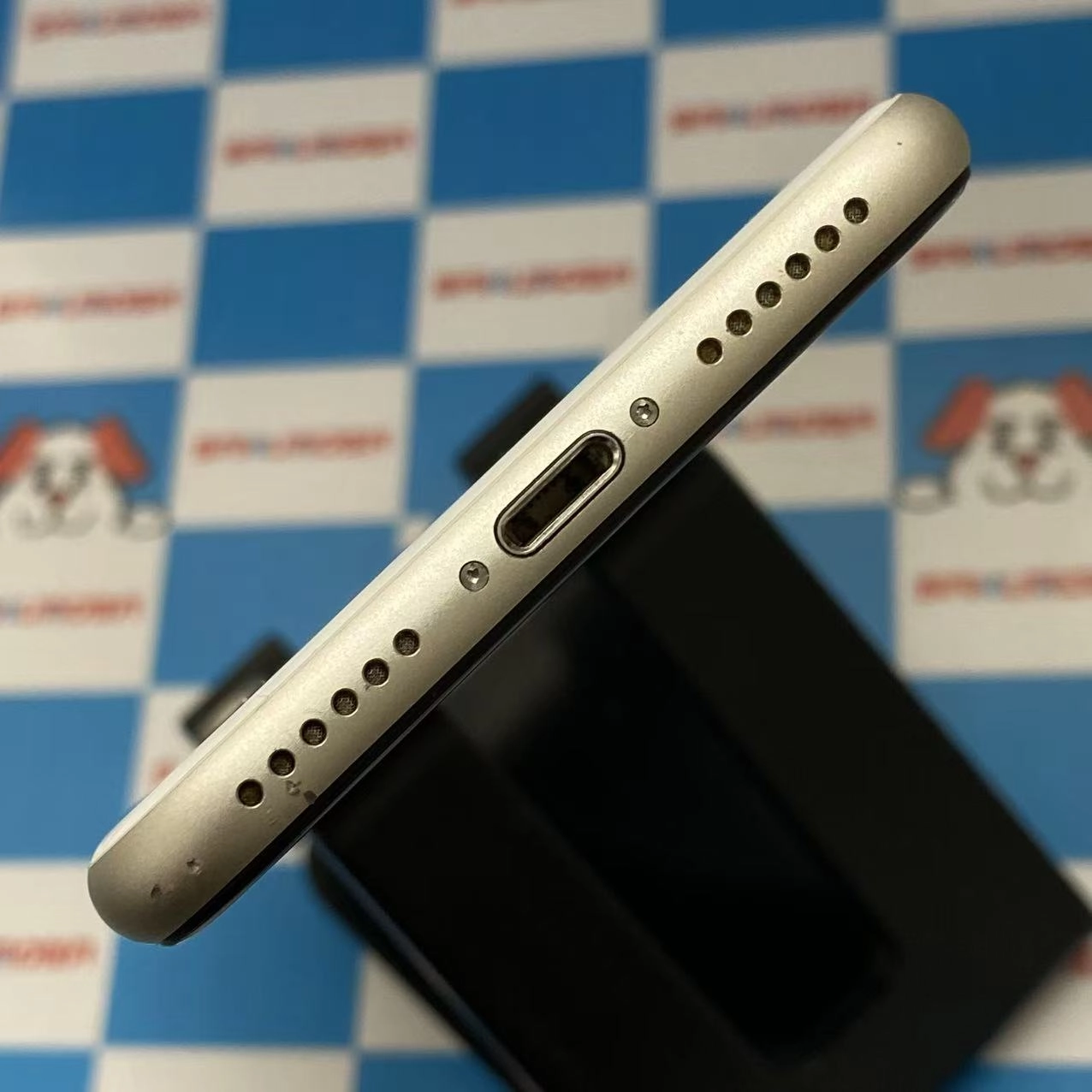 掘り出し物コーナー iPhoneSE 第3世代 64GB MMYC3J/A SoftBank ジャンク品