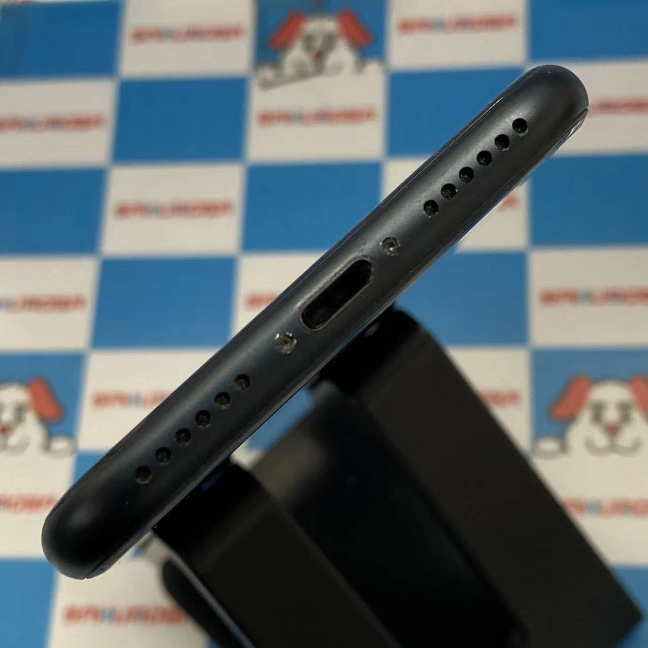 iPhoneSE 第3世代 128GB ミッドナイト MMYF3J/A AU版SIMフリー