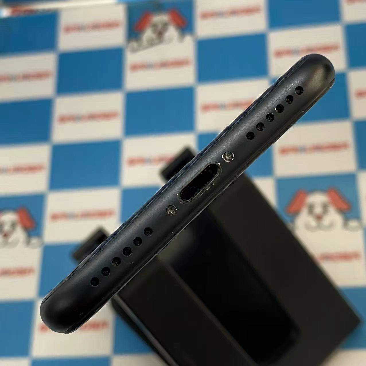 iPhoneSE 第3世代 64GB ミッドナイト MMYC3J/A docomo版SIMフリー