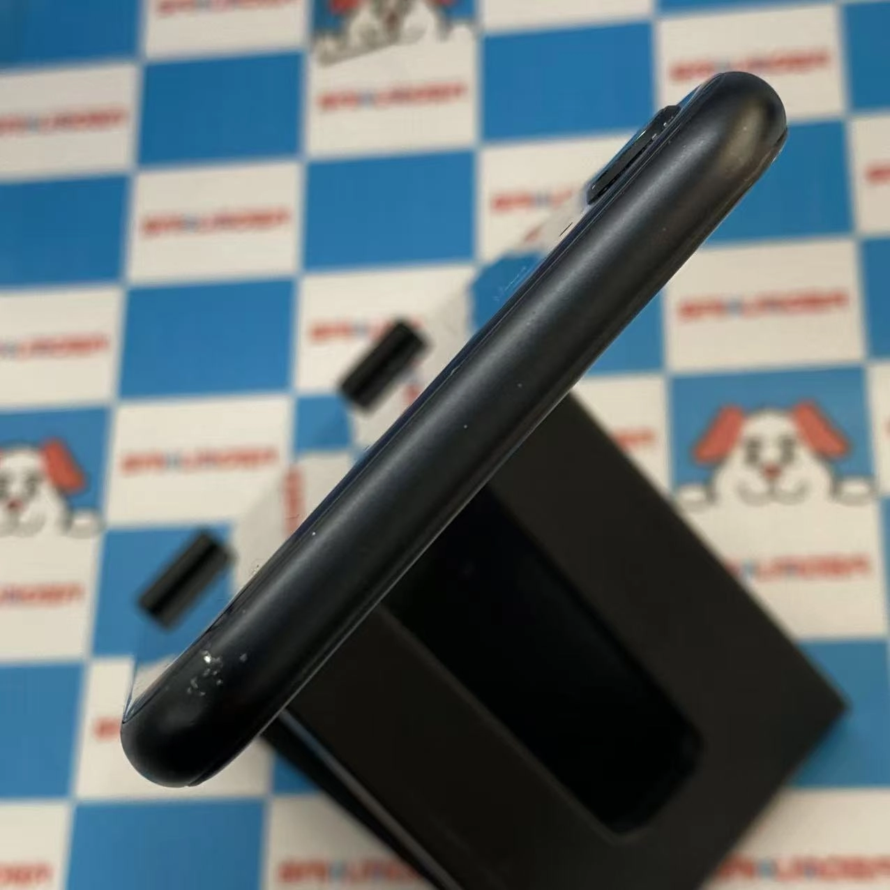 iPhoneSE 第3世代 64GB ミッドナイト MMYC3J/A docomo版SIMフリー