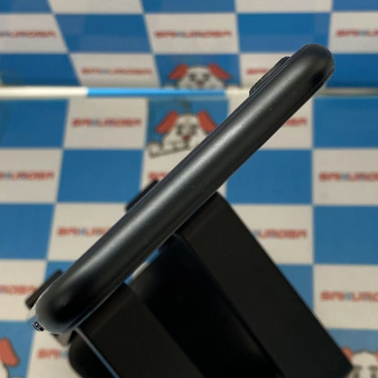 iPhoneSE 第3世代 128GB ミッドナイト MMYF3J/A au版SIMフリー 美品