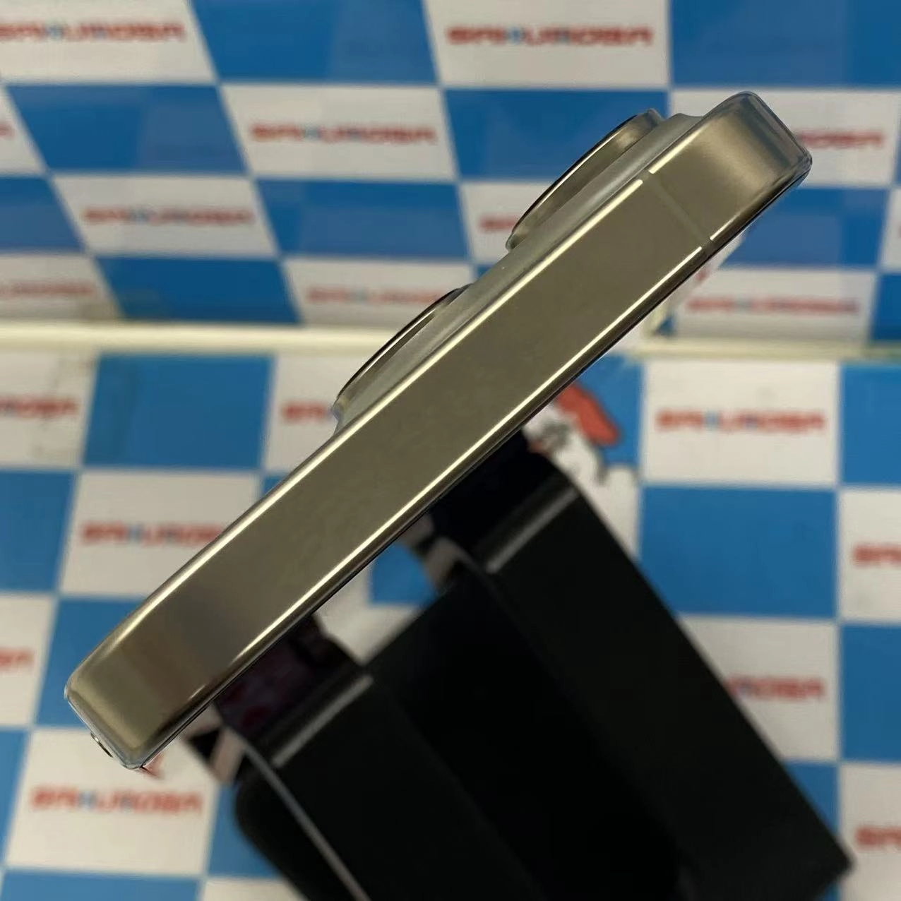 iPhone16 Pro 1TB ナチュラルチタニウム MYNC3J/A docomo版SIMフリー美品