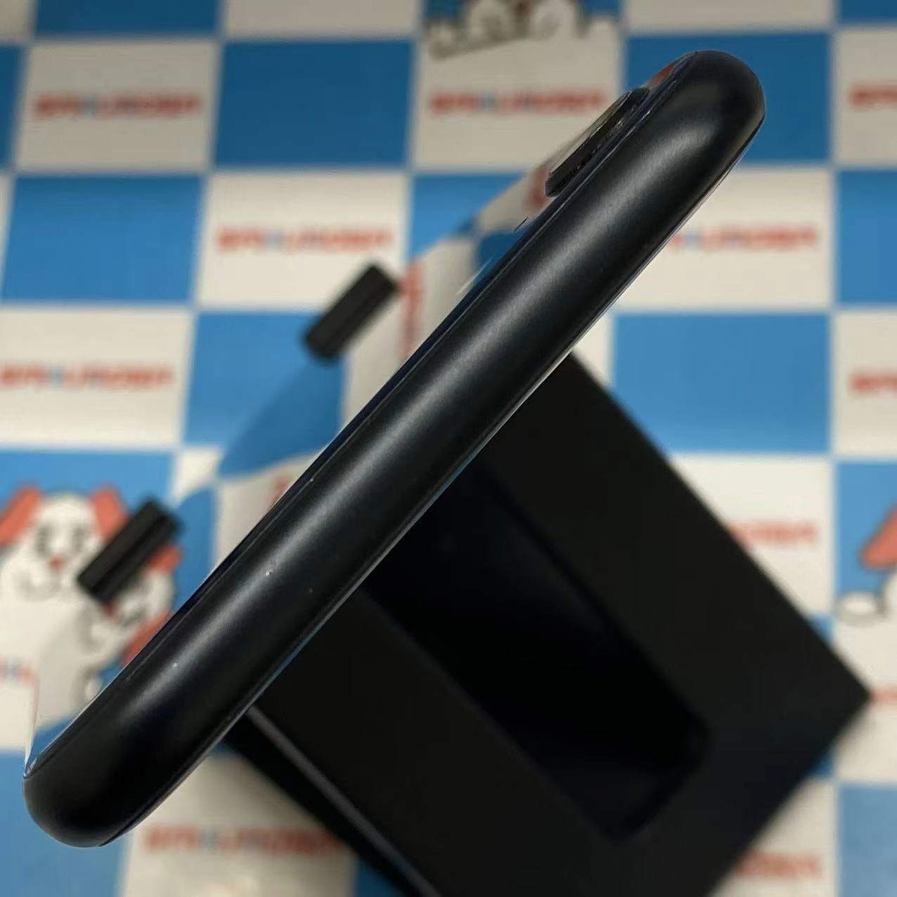 iPhoneSE 第3世代 128GB ミッドナイト MMYF3J/A docomo版SIMフリー