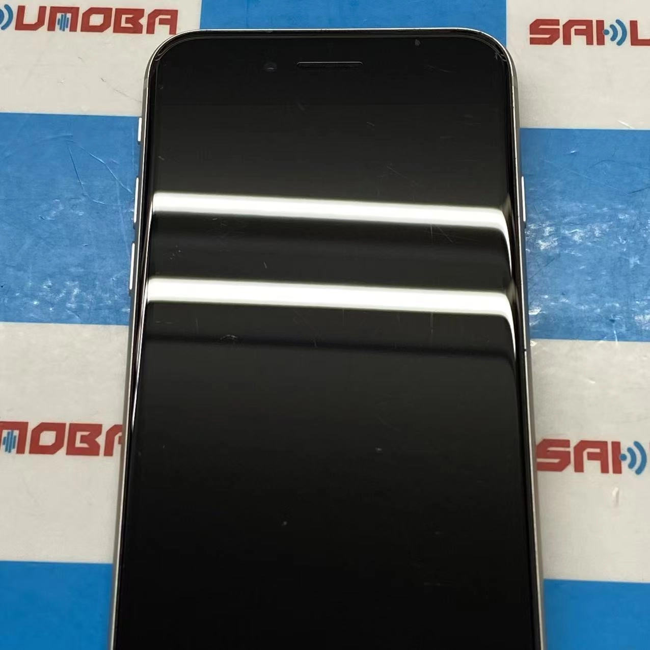 iPhoneSE 第3世代 64GB スターライト MMYD3J/A docomo版SIMフリー