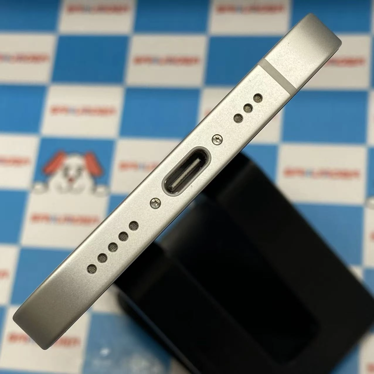 iPhone 16e 128GB ホワイト MD1R4J/A docomo版SIMフリー新品同様訳あり品