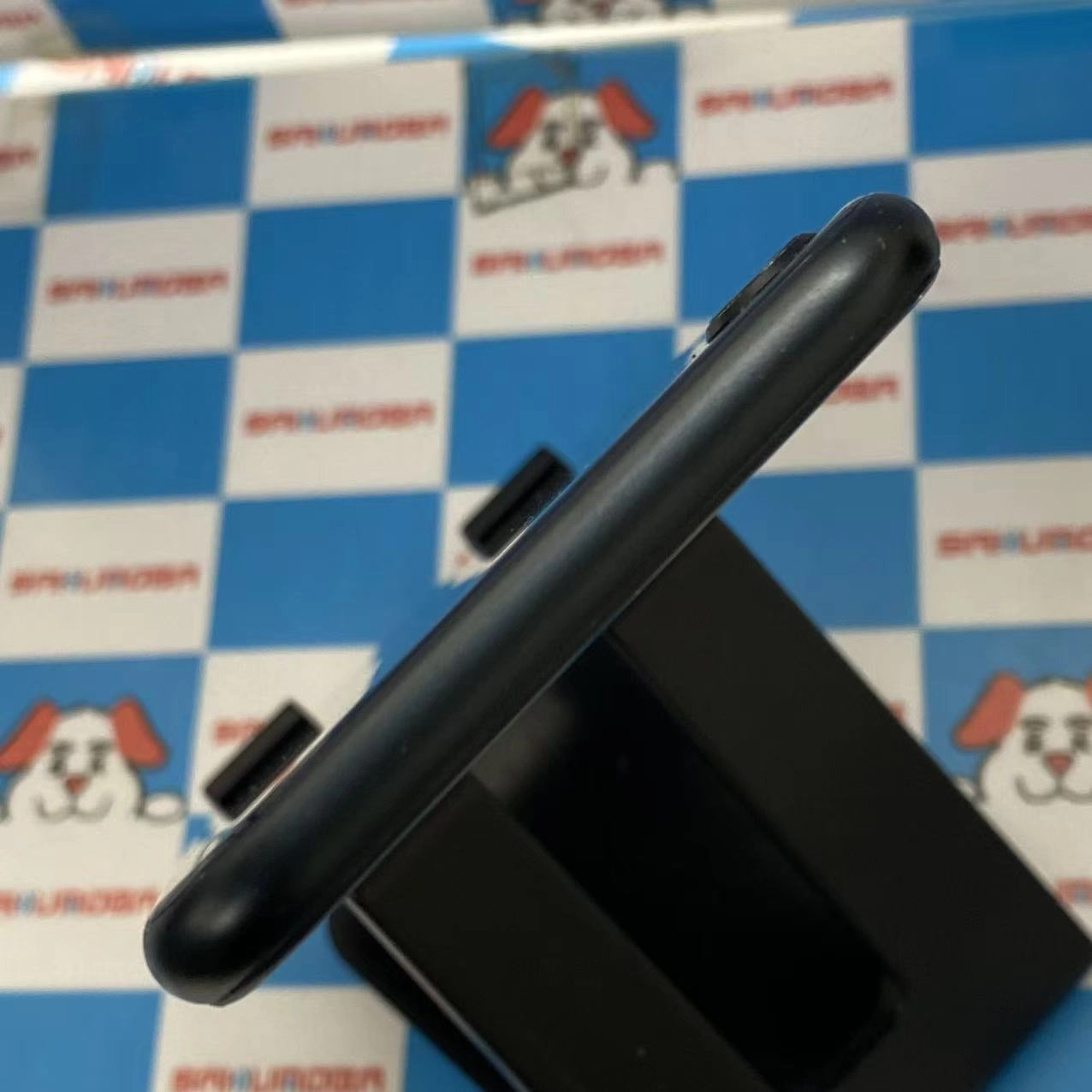 iPhoneSE 第3世代 64GB ミッドナイト MMYC3J/A au版SIMフリー