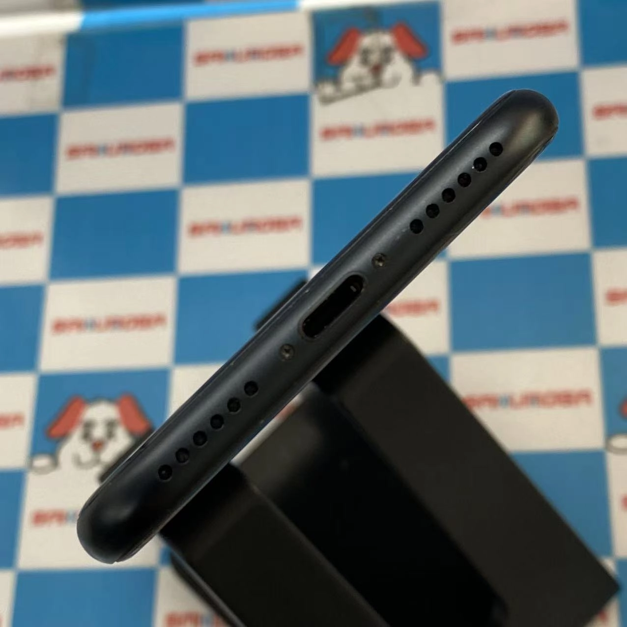 iPhoneSE 第3世代 64GB ミッドナイト MMYC3J/A SIMフリー 極美品