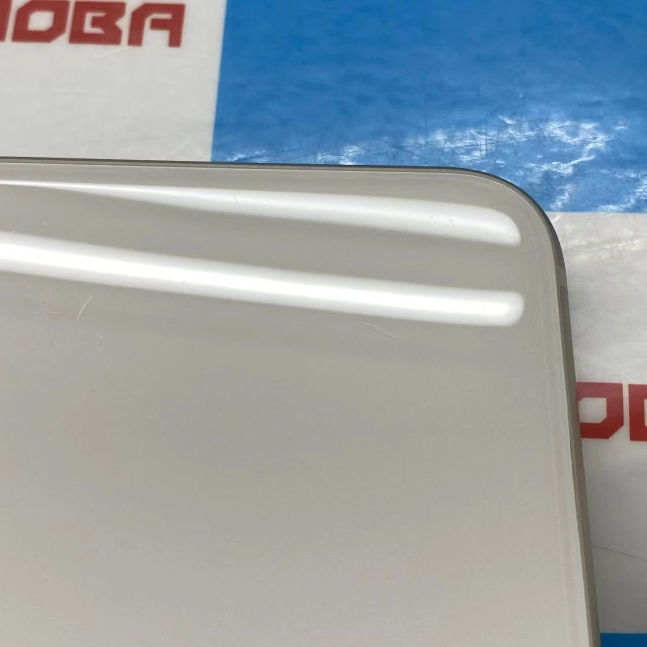 iPhoneSE 第3世代 64GB スターライト MMYD3J/A AU版SIMフリー 美品