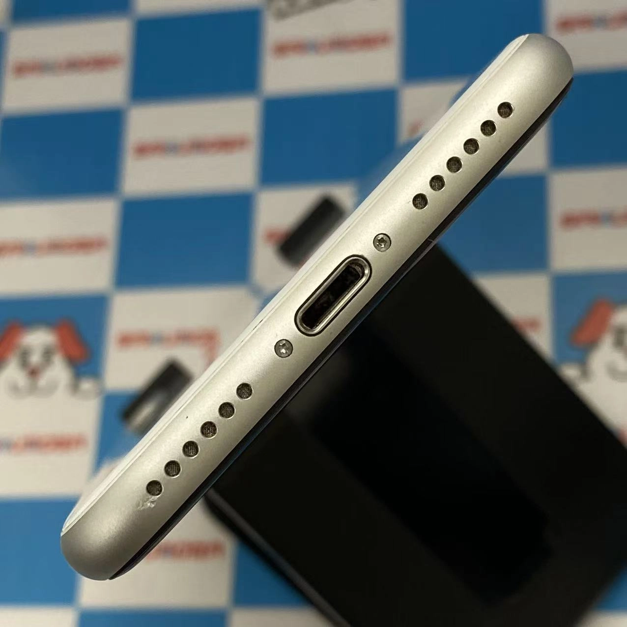 iPhoneSE 第2世代 64GB ホワイト MHGQ3J/A AU版SIMフリー ジャンク品 au