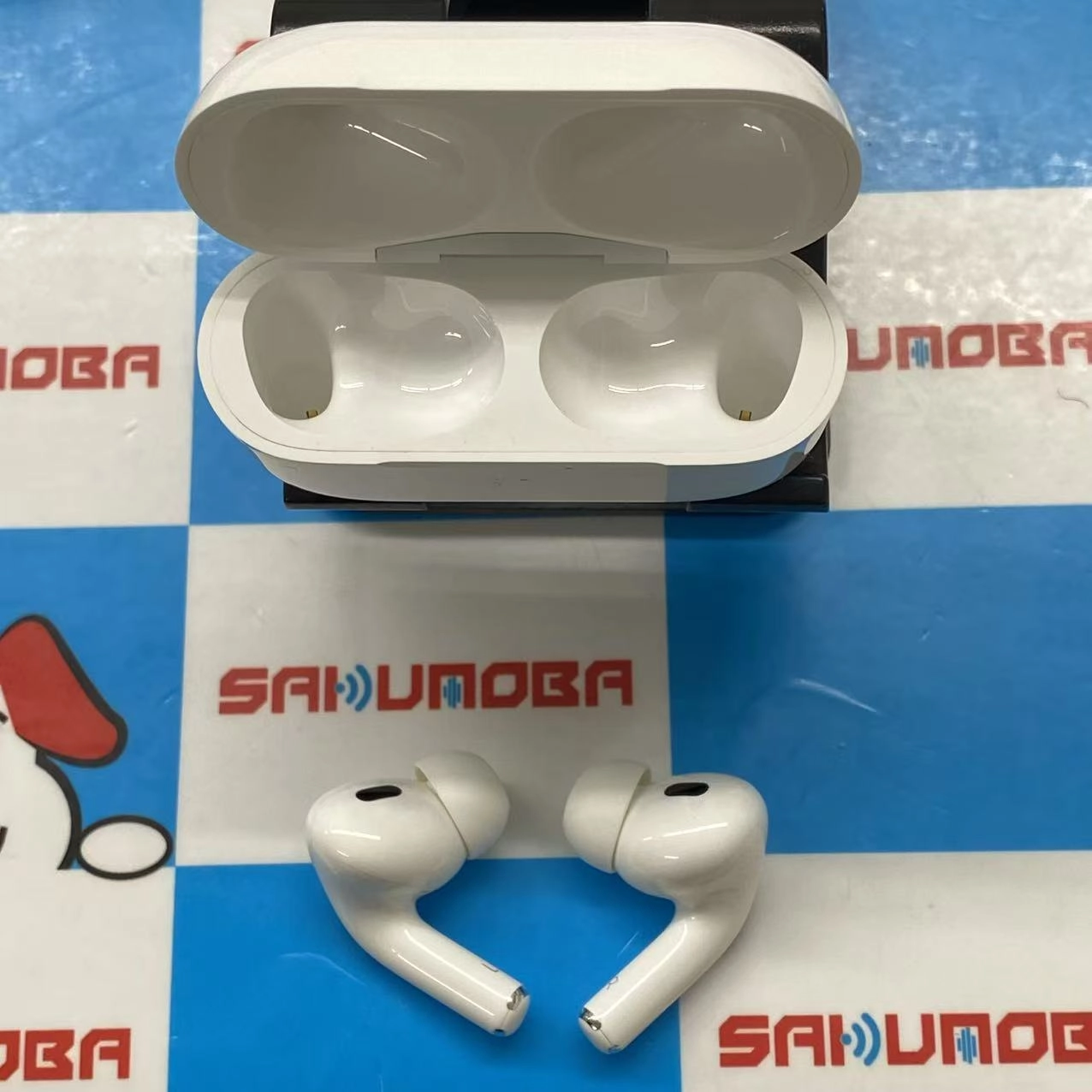 Airpods Pro 第2世代 ー ホワイト MQD83J/A ジャンク品