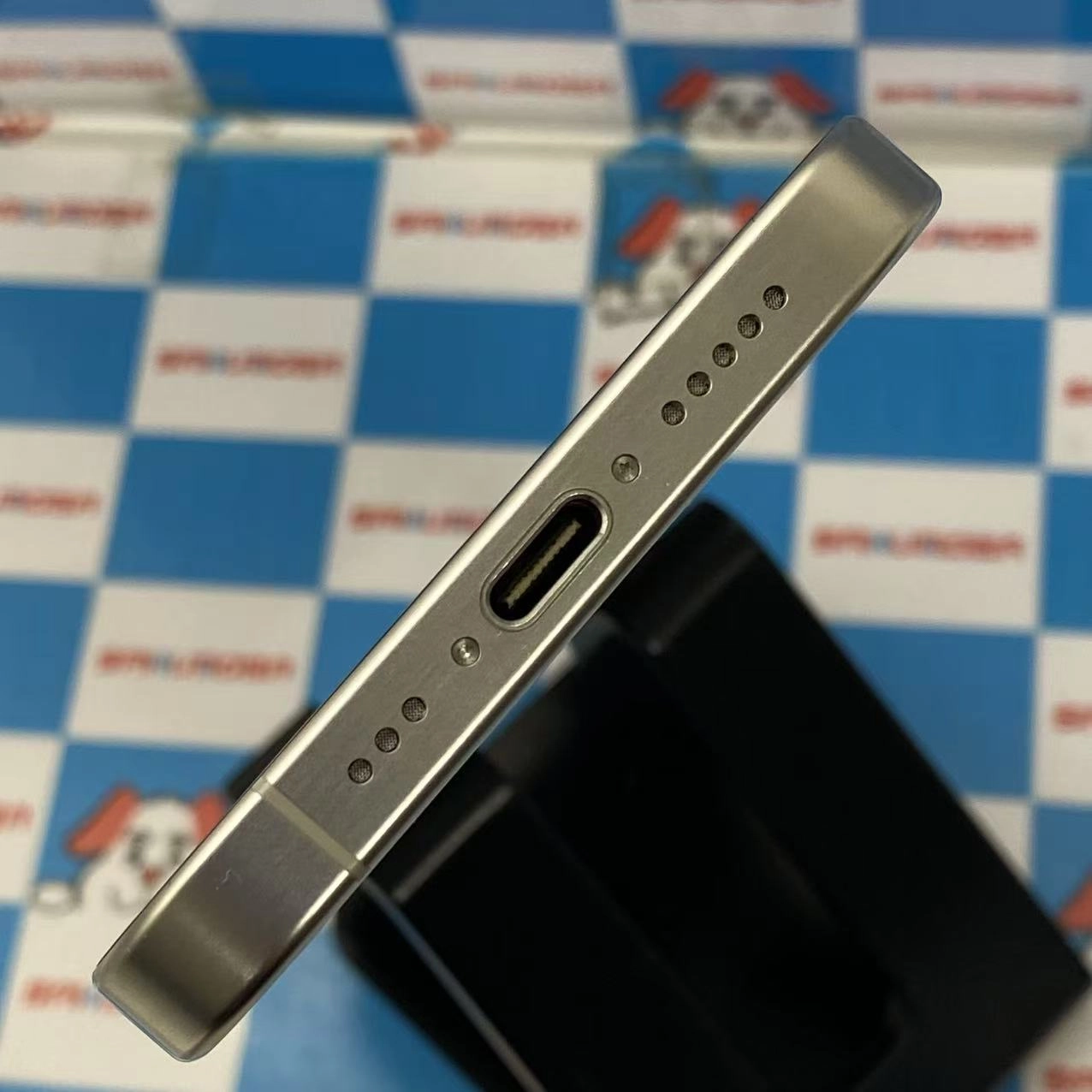 iPhone15 Pro 512GB ホワイトチタニウム MTUJ3J/A SIMフリー