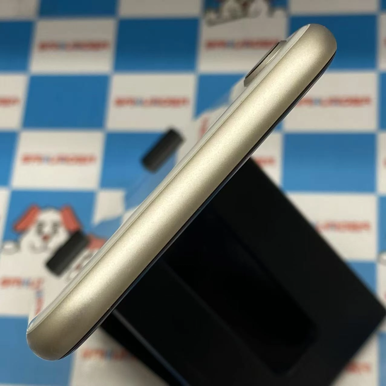 iPhoneSE 第3世代 64GB スターライト MMYD3J/A SoftBank版SIMフリー美品