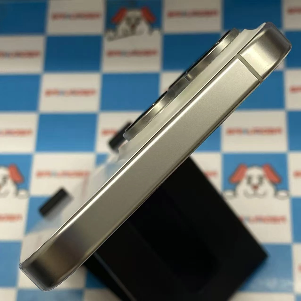 iPhone16 Pro Max 1TB ホワイトチタニウム MYWR3J/A SIMフリー新品同様