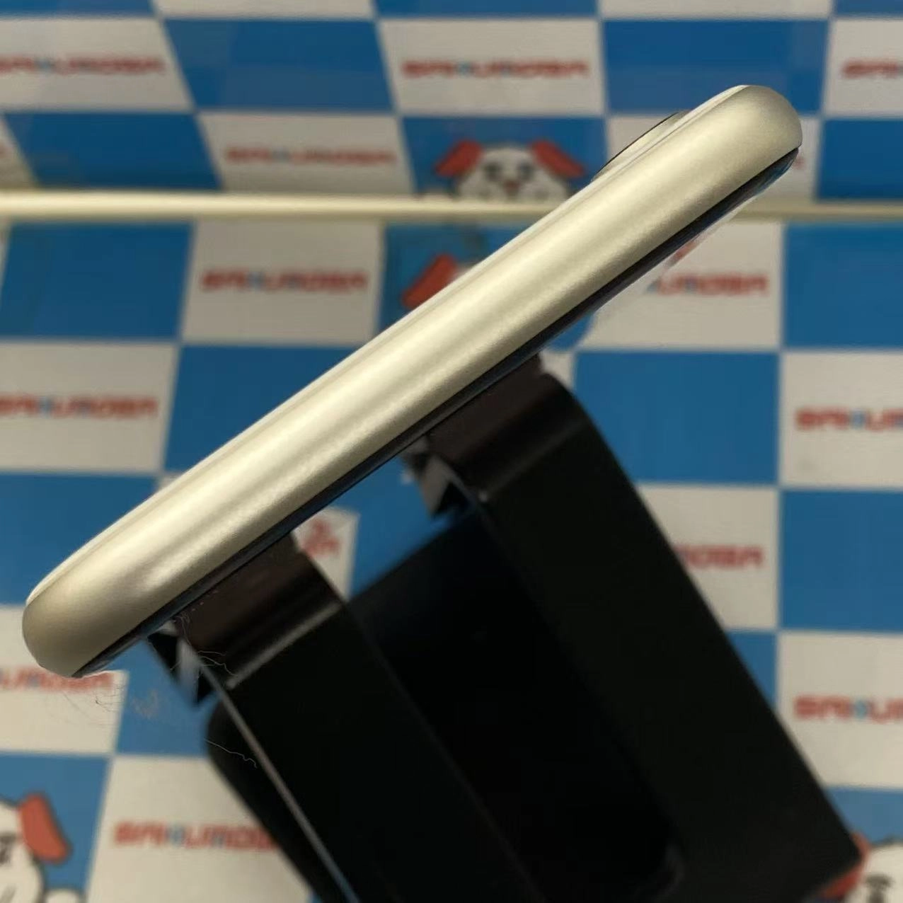 iPhoneSE 第3世代 64GB スターライト MMYD3J/A SoftBank版SIMフリー美品