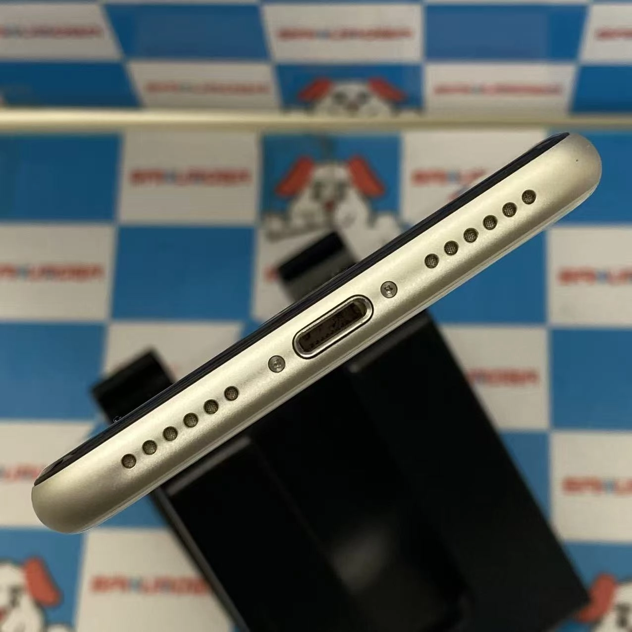 iPhoneSE 第3世代 64GB スターライト MMYD3J/A SoftBank版SIMフリー美品