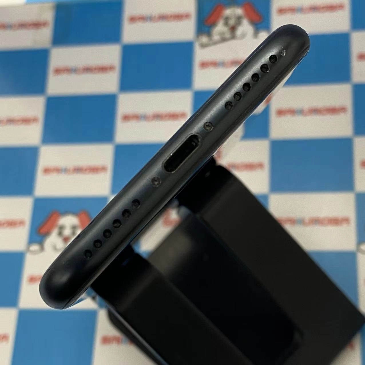 iPhoneSE 第3世代 128GB ミッドナイト MMYF3J/A AU版SIMフリー