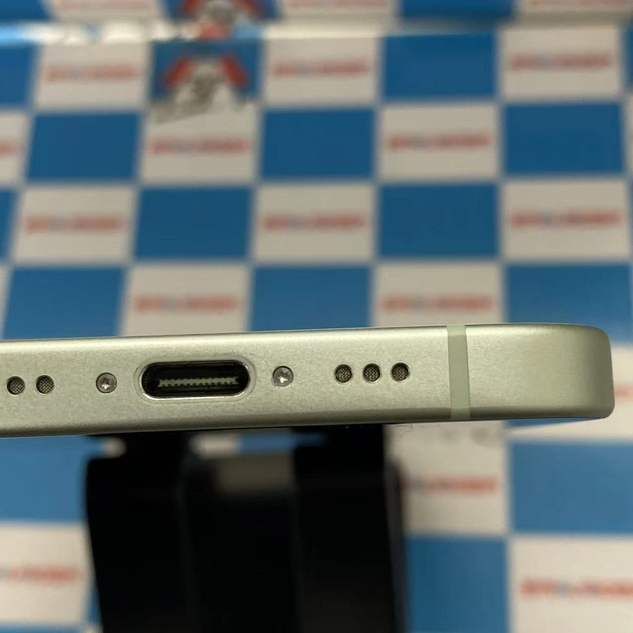 iPhone15 256GB グリーン MTMT3J/A SIMフリー 美品