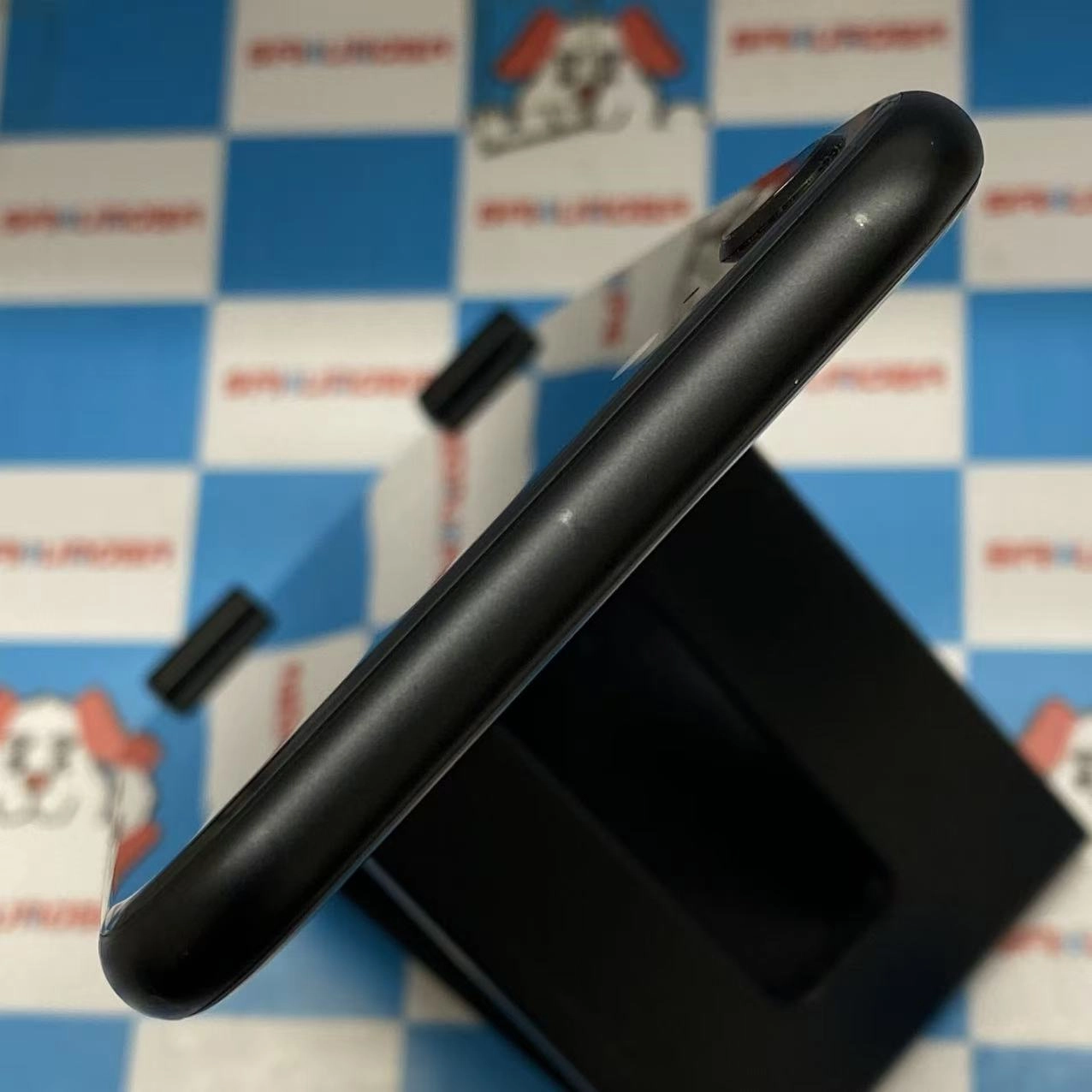 iPhoneSE 第2世代 128GB ブラック MHGT3J/A docomo版SIMフリージャンク品