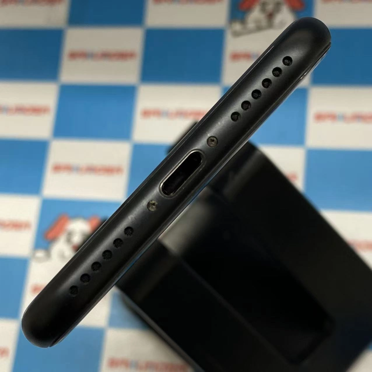 iPhoneSE 第2世代 128GB ブラック MHGT3J/A docomo版SIMフリージャンク品