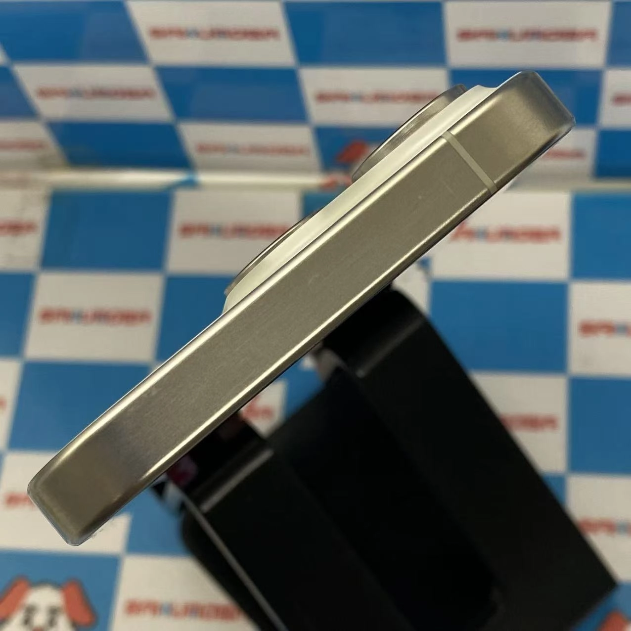 iPhone15 Pro 256GB ホワイトチタニウム MTUD3J/A SIMフリー極美品