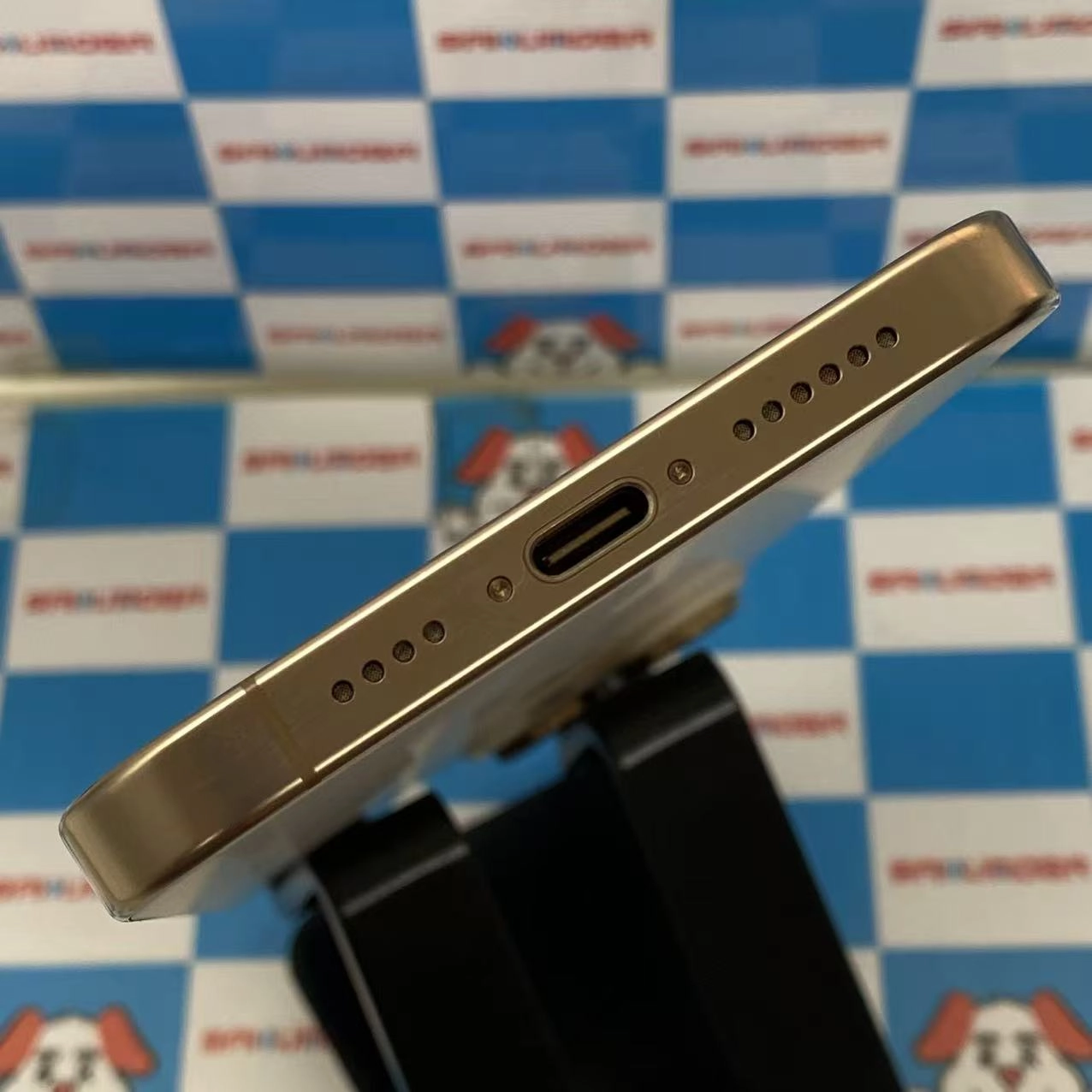 iPhone16 Pro Max 256GB デザートチタニウム MYW53LL/A 海外版SIMフリー新品同様