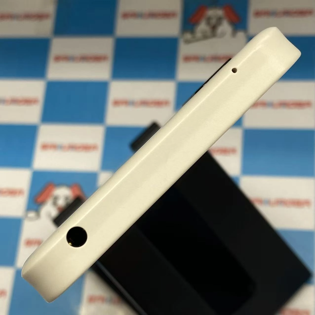 AQUOS wish2 64GB ホワイト SH-51C docomo版SIMフリー 極美品