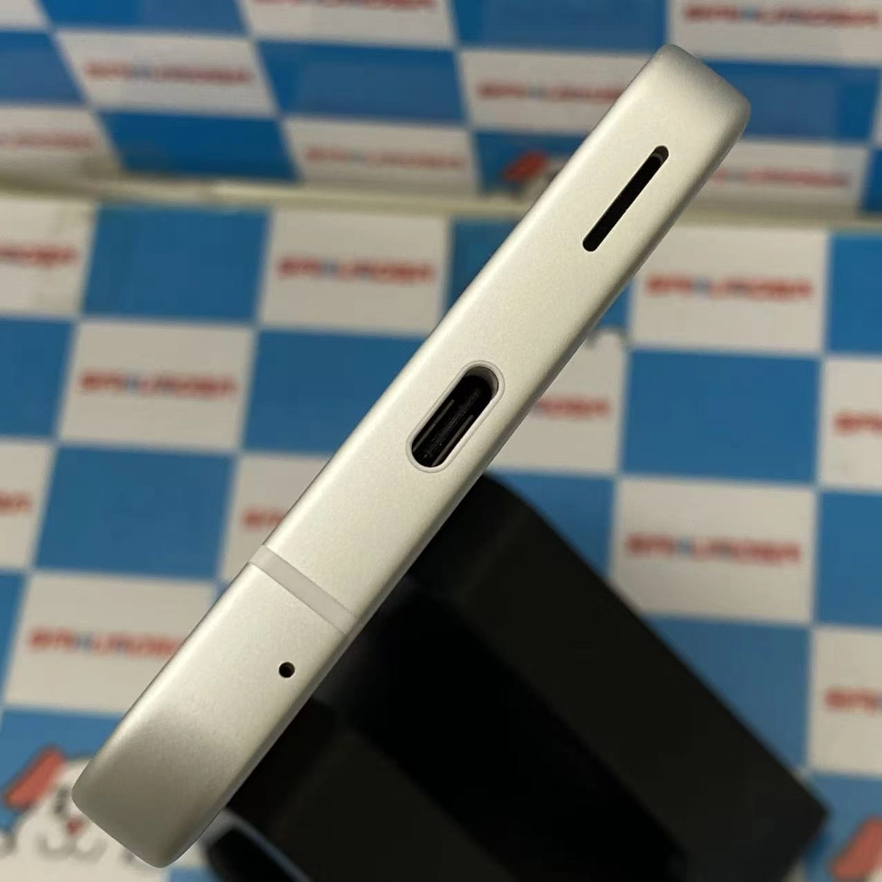 AQUOS sense10 128GB ライトシルバー SH-M33 SIMフリー 極美品