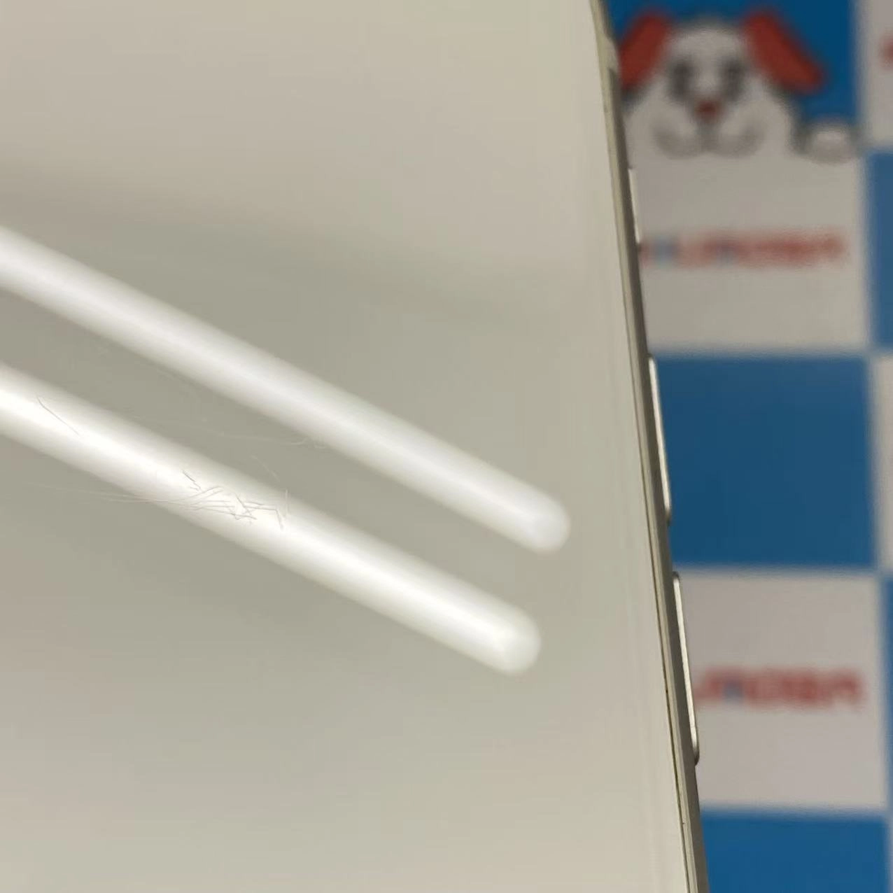 iPhoneSE 第3世代 64GB スターライト MMYD3J/A docomo版SIMフリー