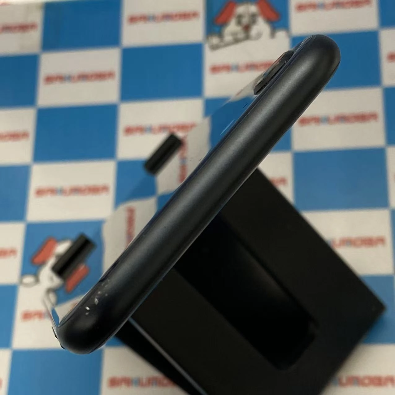 iPhoneSE 第3世代 64GB ミッドナイト MMYC3J/A docomo版SIMフリー