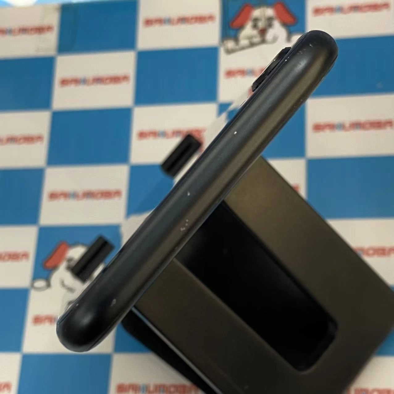 iPhoneSE 第3世代 128GB ミッドナイト MMYF3J/A docomo版SIMフリー