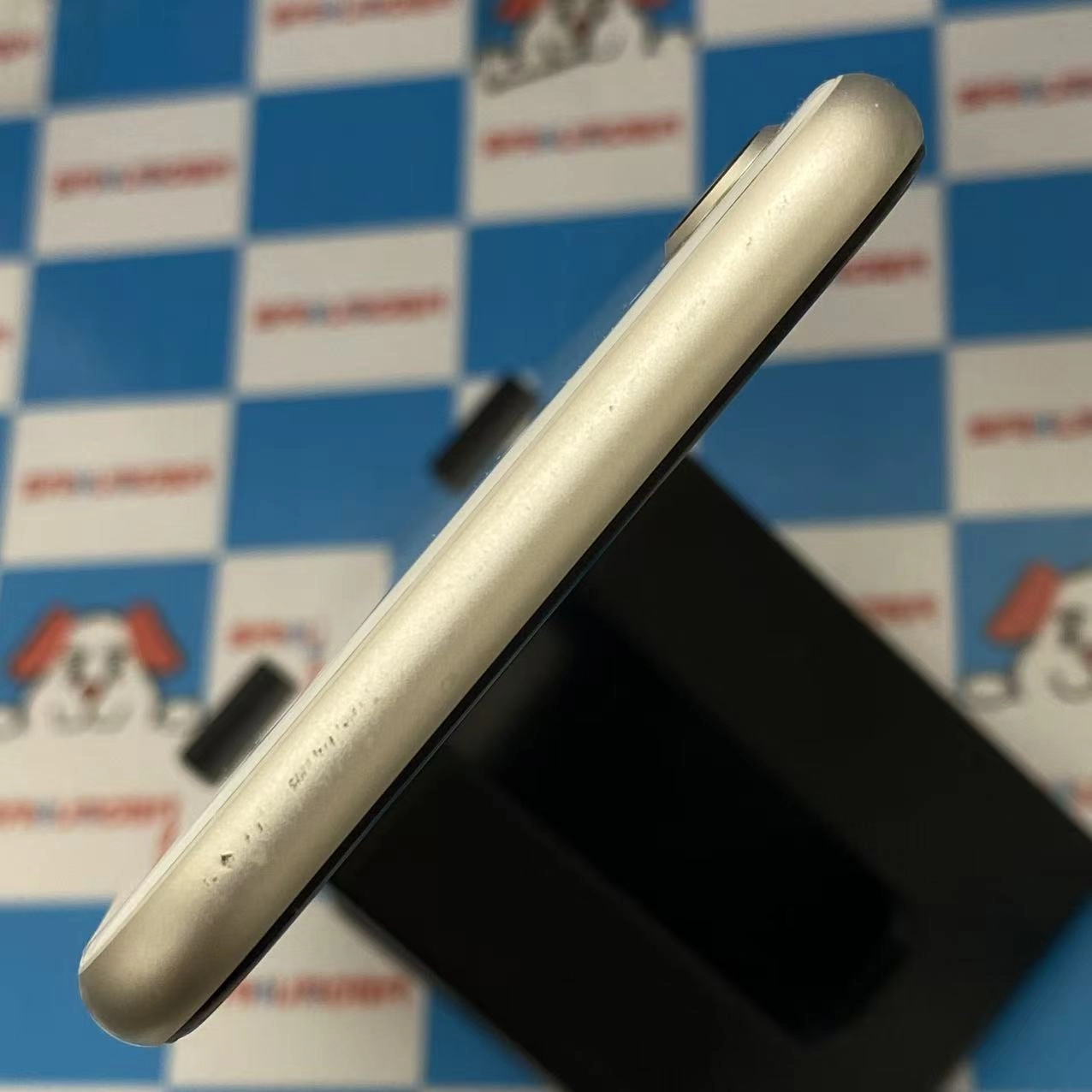 iPhoneSE 第3世代 64GB スターライト MMYD3J/A 楽天モバイル版SIMフリー